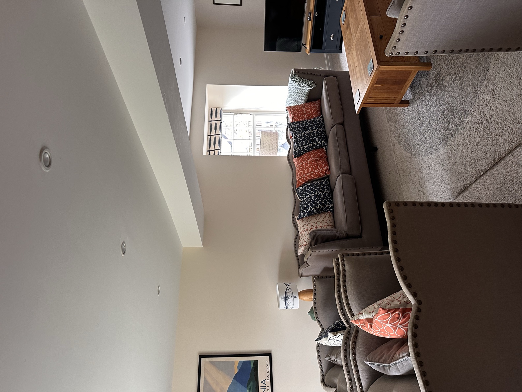 Lounge, before lock-up